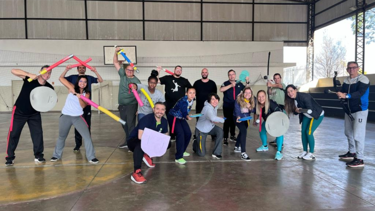 Parceria IEE e SESC capacita 750 educadores do litoral sul paulista para atender crianças neuroatípicas