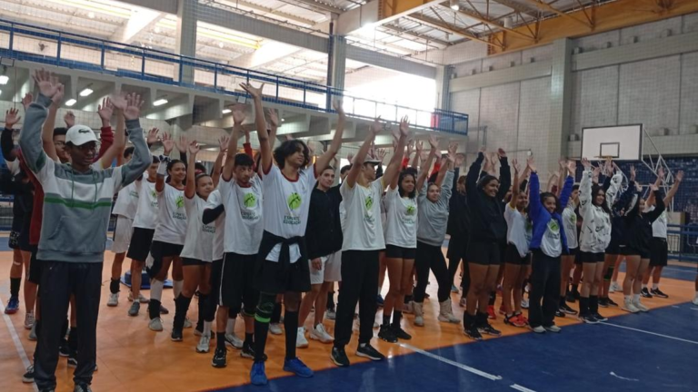 Parceria IEE e SESC capacita 750 educadores do litoral sul paulista para atender crianças neuroatípicas (1)