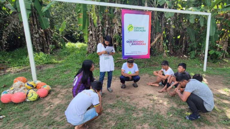 Parceria IEE e SESC capacita 750 educadores do litoral sul paulista para atender crianças neuroatípicas